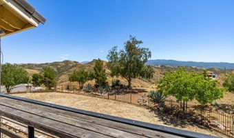 13602 Sego Rd, Agua Dulce, CA 91390