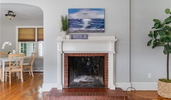 6 Ansonia Ave, Bristol, RI 02809