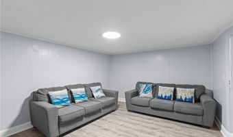 2 Oak Grove Blvd, North Providence, RI 02911