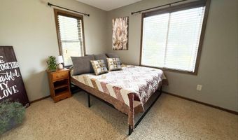 1222 Apollo Ave, Aberdeen, SD 57401