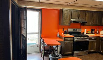 571 Hopping Rd, Belford, NJ 07718