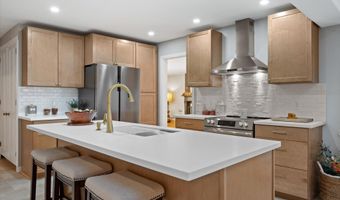 201 Clyde Rd, Bangor, ME 04401