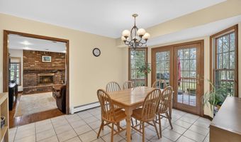 6 Amanda Ct, Airmont, NY 10952
