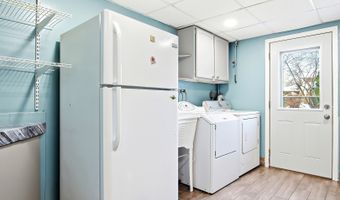 818 RUMPLE Ln, Addison, IL 60101