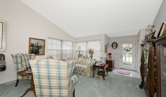 194 Kensington Ct, Aurora, OH 44202
