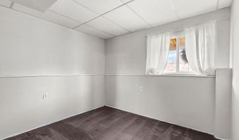 900 PHOENIX Dr, Cheyenne, WY 82001