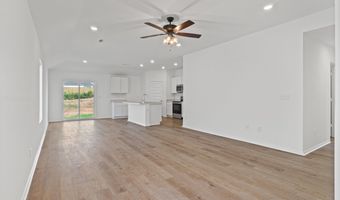 8040 Chesapeake Trl, Bauxite, AR 72011