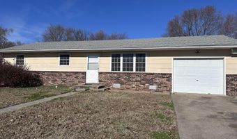 621 W Elm St, Aurora, MO 65605