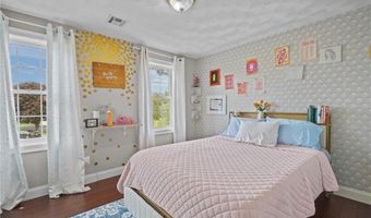 105 Amy Dr, Cranston, RI 02921