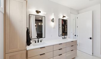 2100 Golfview Dr, Auburn, IN 46706