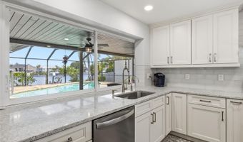 831 CHIPAWAY Dr, Apollo Beach, FL 33572