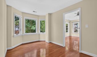 4705 22ND St N, Arlington, VA 22207