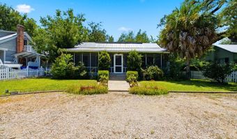 34 7th St, Apalachicola, FL 32320