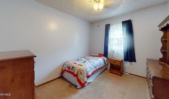 1647 Saint Francis Ln, Altoona, PA 16602