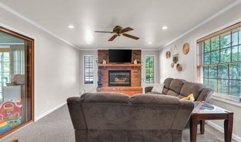 2 Oakmont Ct, Beech Grove, IN 46107