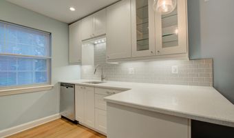 2100 N SCOTT St 101, Arlington, VA 22209