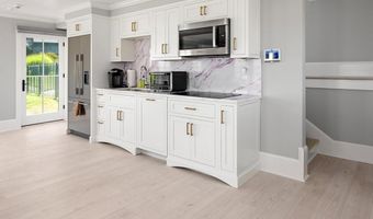 1058 E Shore Rd, Jamestown, RI 02835
