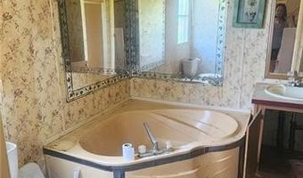 8315 NW High St, Amsterdam, MO 64723