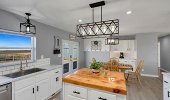 1077 GOLDEN RANGE, Burns, WY 82053