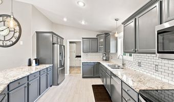 906 Delaware Dr, Buffalo, WY 82834