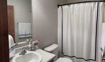 230 Broadmore Cir, Angola, IN 46703