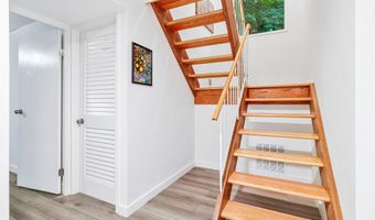 8004 PARK OVERLOOK Dr, Bethesda, MD 20817