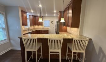 611 E Davis St, Arlington Heights, IL 60005