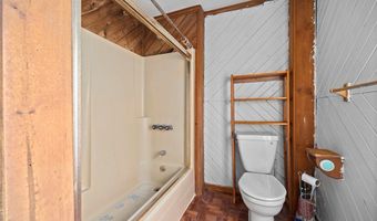 136 Lincoln St, Amherst, OH 44001