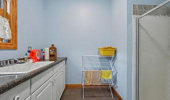 1653 Fairview Dr, Allegan, MI 49010