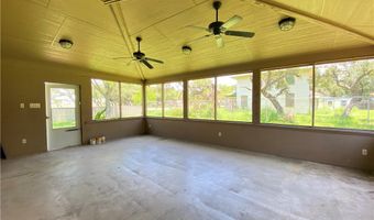 536 W Yoakum Ave, Aransas Pass, TX 78336