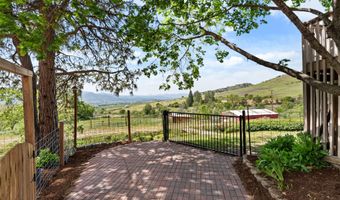 2140 N Valley View Rd, Ashland, OR 97520