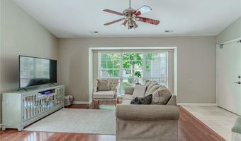 1332 Highland Oaks Dr D, Ballwin, MO 63021