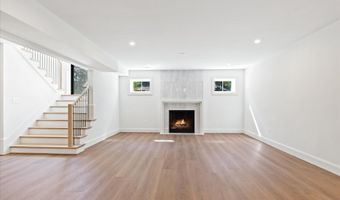 4911 37TH St N, Arlington, VA 22207