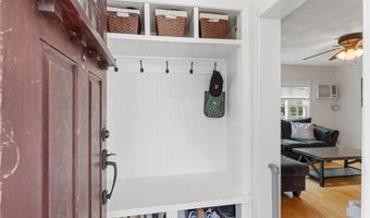 230 School St, Lincoln, RI 02865