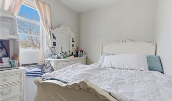 85 Hendricks St, Central Falls, RI 02863