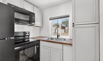 116 STANFORD Dr SE, Albuquerque, NM 87106