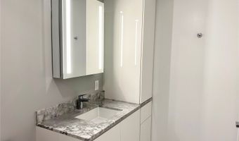 987 Queen St 1303, Honolulu, HI 96814