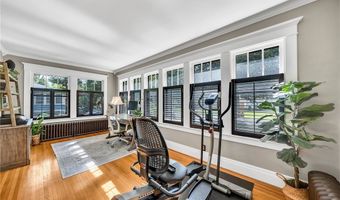 49 Burbank Dr, Amherst, NY 14226