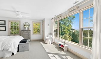 8 Seagate Rd, Darien, CT 06820