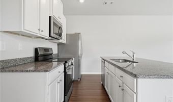 157 Village Green Dr, Adairsville, GA 30103