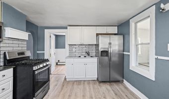 62 Center St, Amsterdam, NY 12010