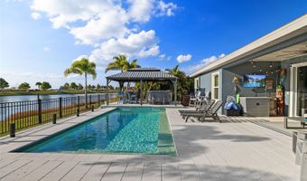 5822 SILVER SUN Dr, Apollo Beach, FL 33572