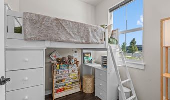 20713 SE Iron Horse Ln, Bend, OR 97702