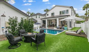 332 4TH St, Atlantic Beach, FL 32233