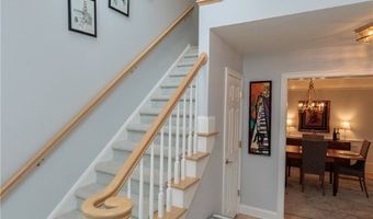 117 Royal Oak Dr, Aurora, OH 44202
