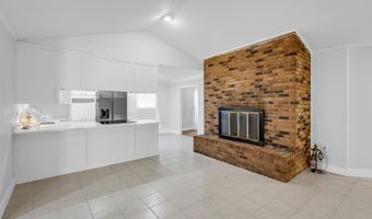 729 Canterbury Dr, Biloxi, MS 39532