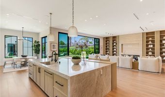 16711 Moorpark St, Encino, CA 91436