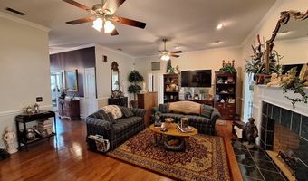 250 Weatherly Dr, Baxley, GA 31513