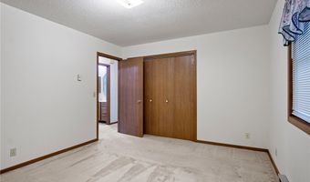 1412 Devney Dr, Altoona, WI 54720