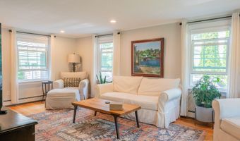 32 Pleasant Hill Rd, Falmouth, ME 04105